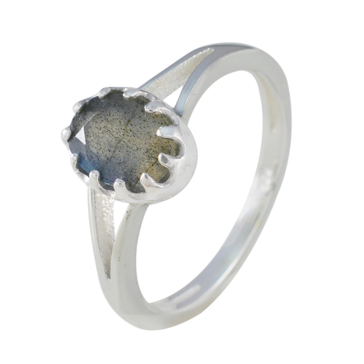 Violet Solitaire Ring with Elegant Gemstone Design