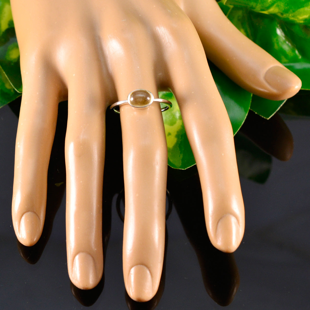 Seo-yeon Sophisticated Yellow Solitaire Ring