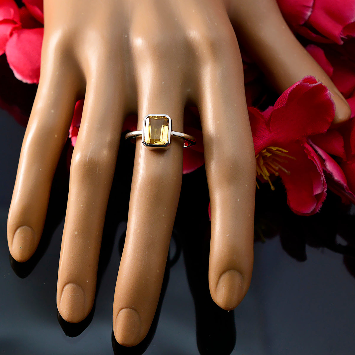 Hye-jin Contemporary Yellow Solitaire Ring