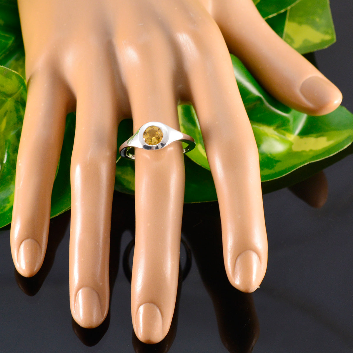 Tereza Luxurious Yellow Solitaire Ring