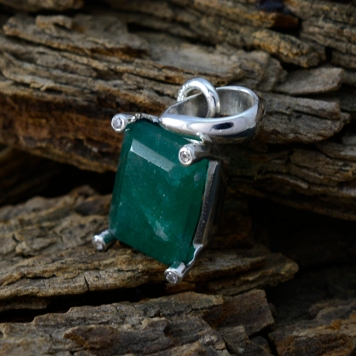Savannah Blue Pendant Jewelry - Stunning Gemstone Charm