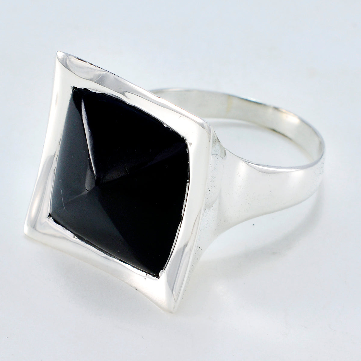 Maria Retro Black Solitaire Ring with Bold Design