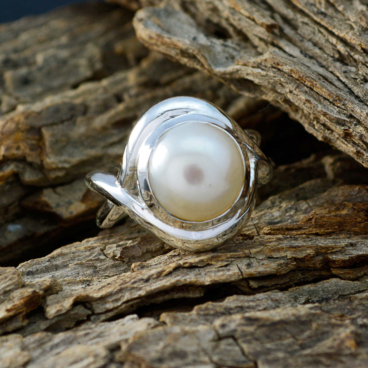 Sofia Glamorous White Solitaire Ring