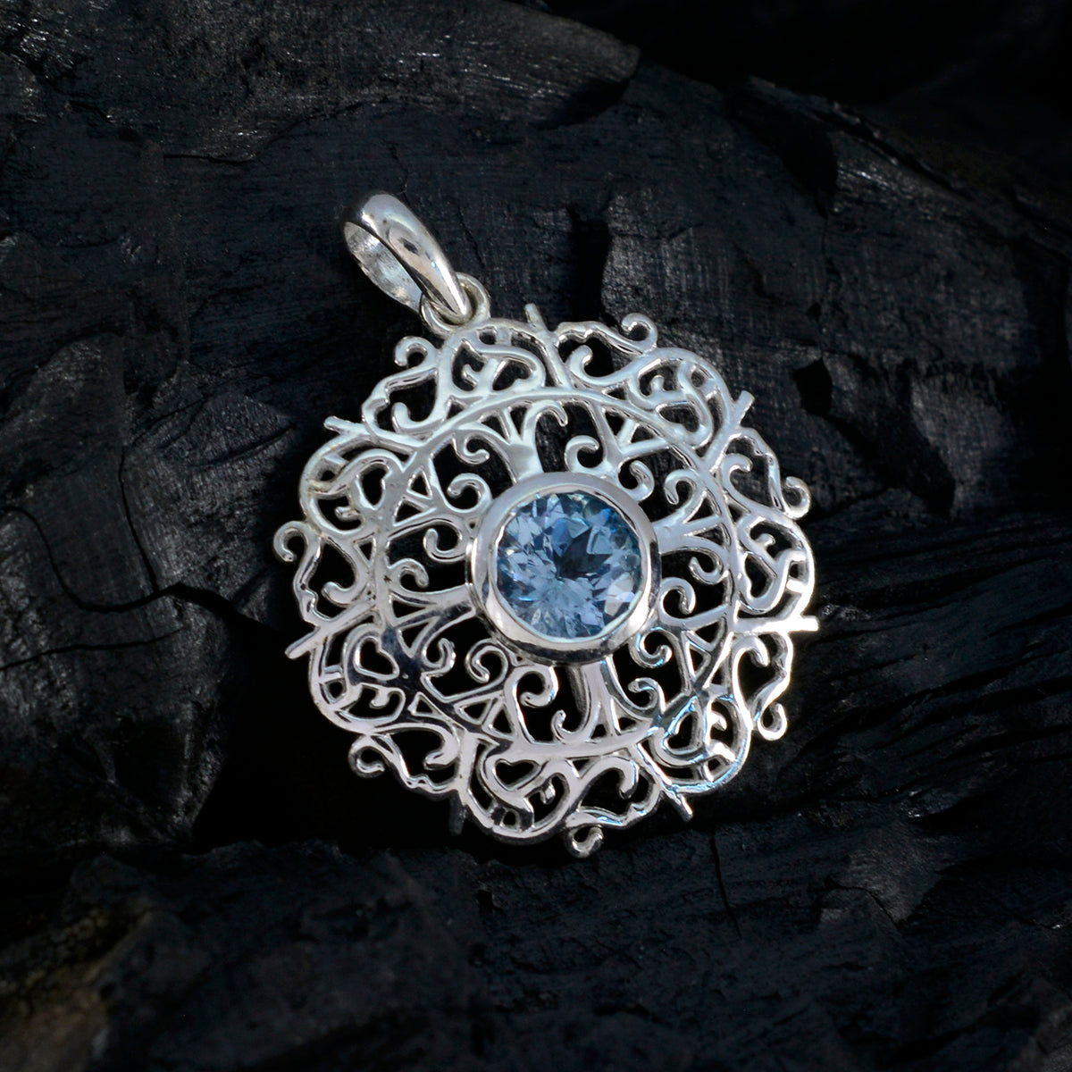 Nayara Vintage Dainty Blue Pendant for Everyday Glam