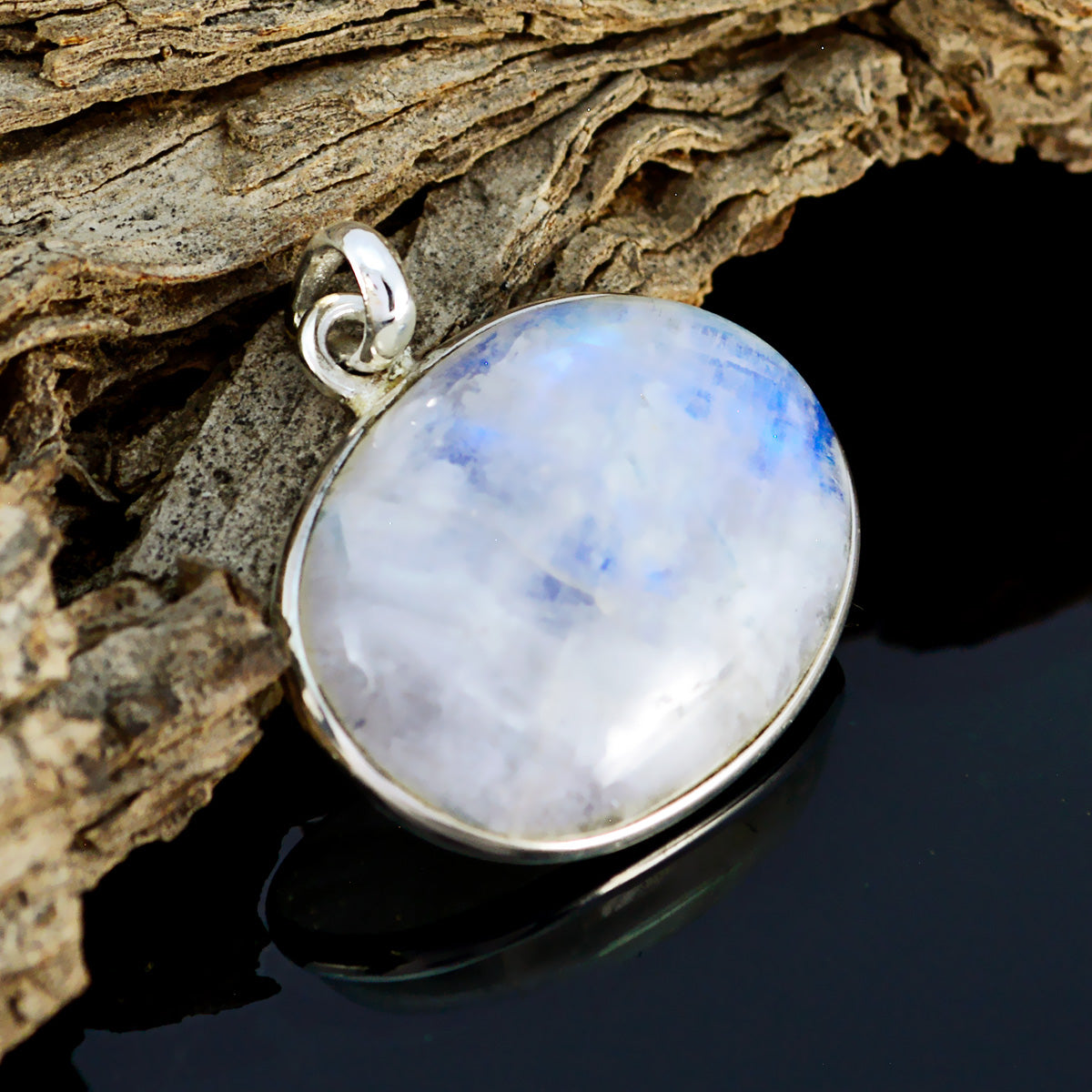 Natalia White Heart Pendant Jewelry with Silver Frame