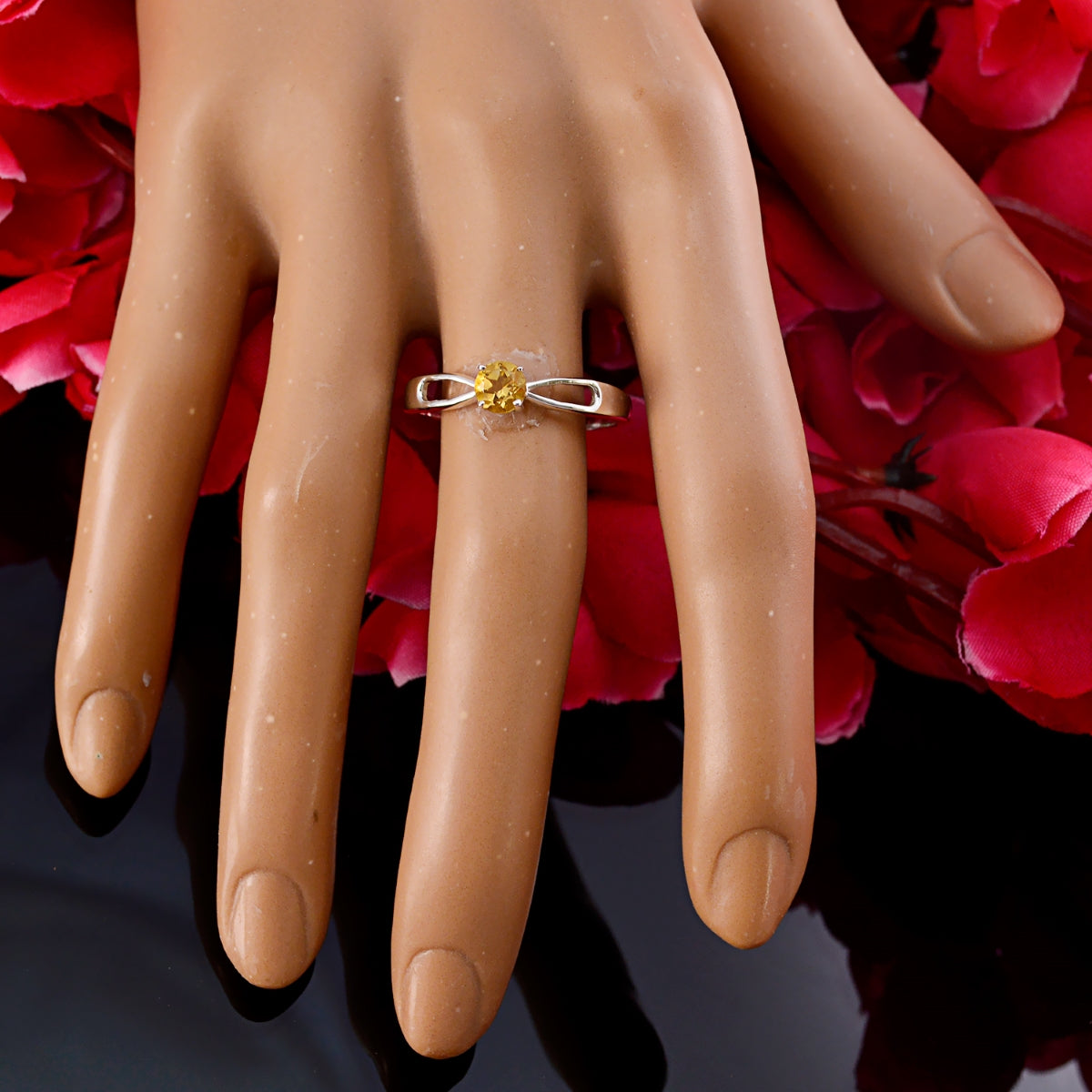 Camilla Graceful Yellow Solitaire Ring