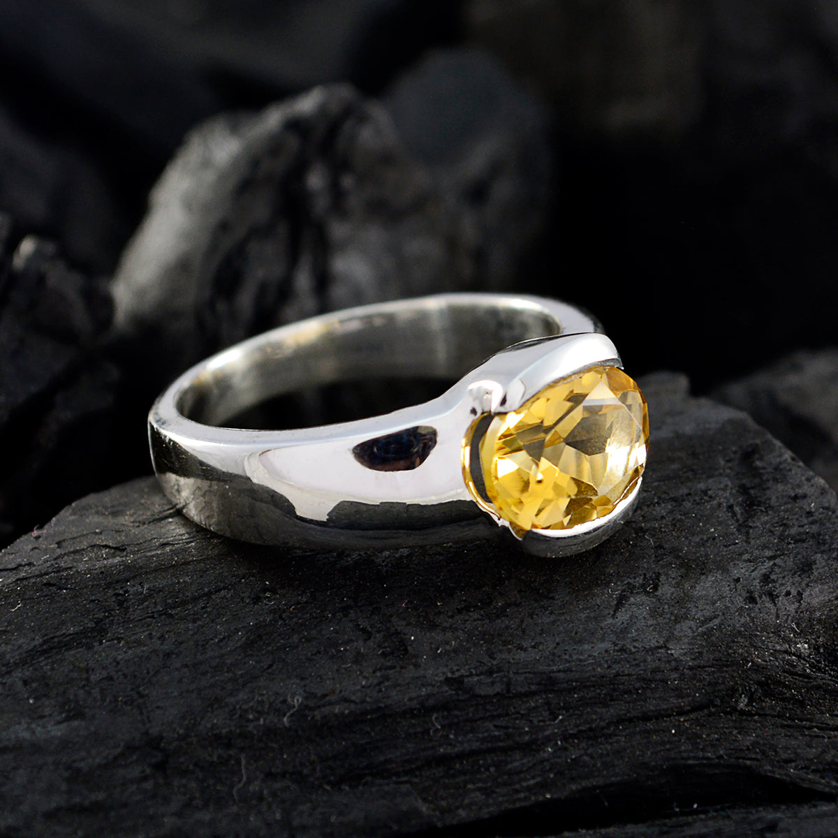 Layla Romantic Yellow Solitaire Ring